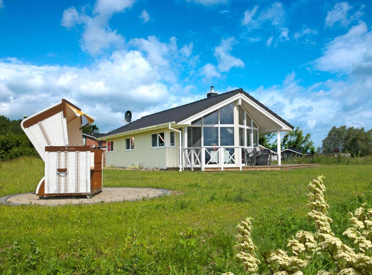 Daenische Ferienhaeuser Am Salzhaff Haus Kaept'N Nemo Poel Exterior foto